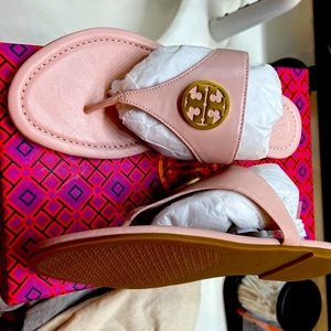 Tori Burch sea shell pink NEVER WORN still in box sandals